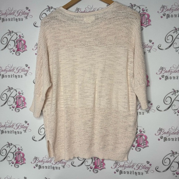 Lou & grey top 3/4 sleeve lightweight knit cream white crochet slits on sides - Picture 2 of 8